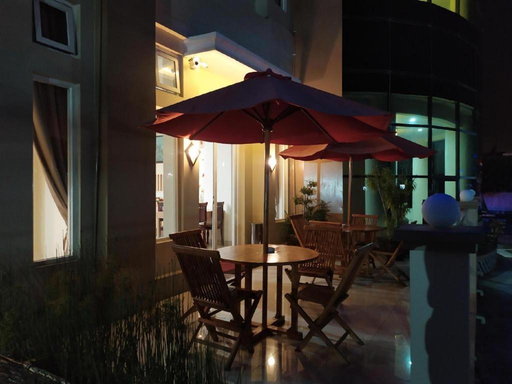 巴当班让朗卡约巴萨酒店 武吉丁宜 外观 照片